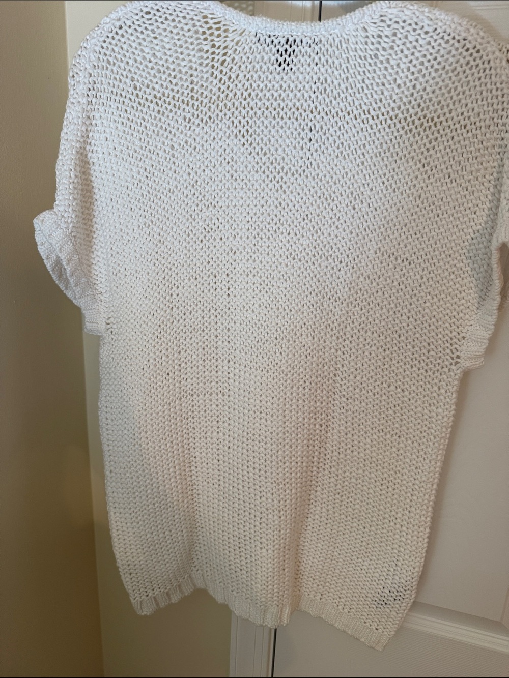 EUC Tommy Bahama White Cable V-Neck Knit Sweater. - Picture 3 of 3